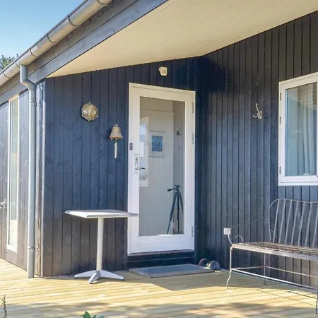 Дом отдыха Lovely In With House Sea View *