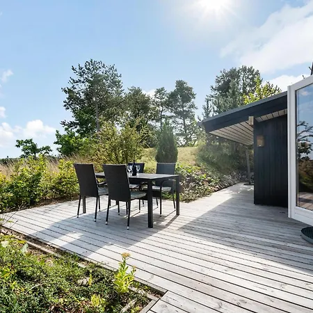 Дом отдыха Lovely In With House Sea View