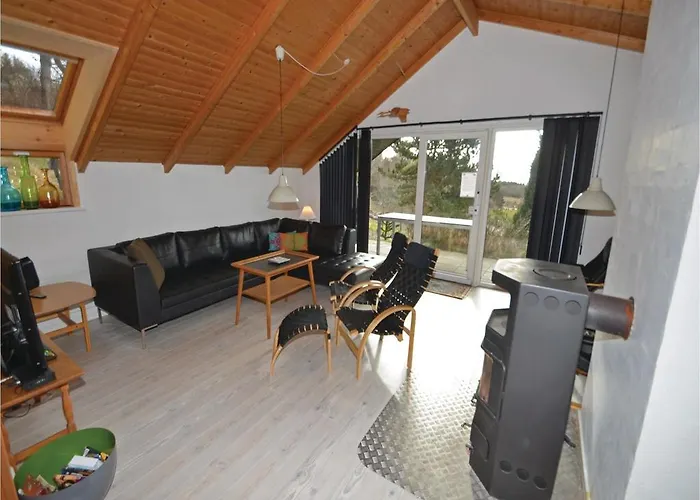 18 Holiday home *